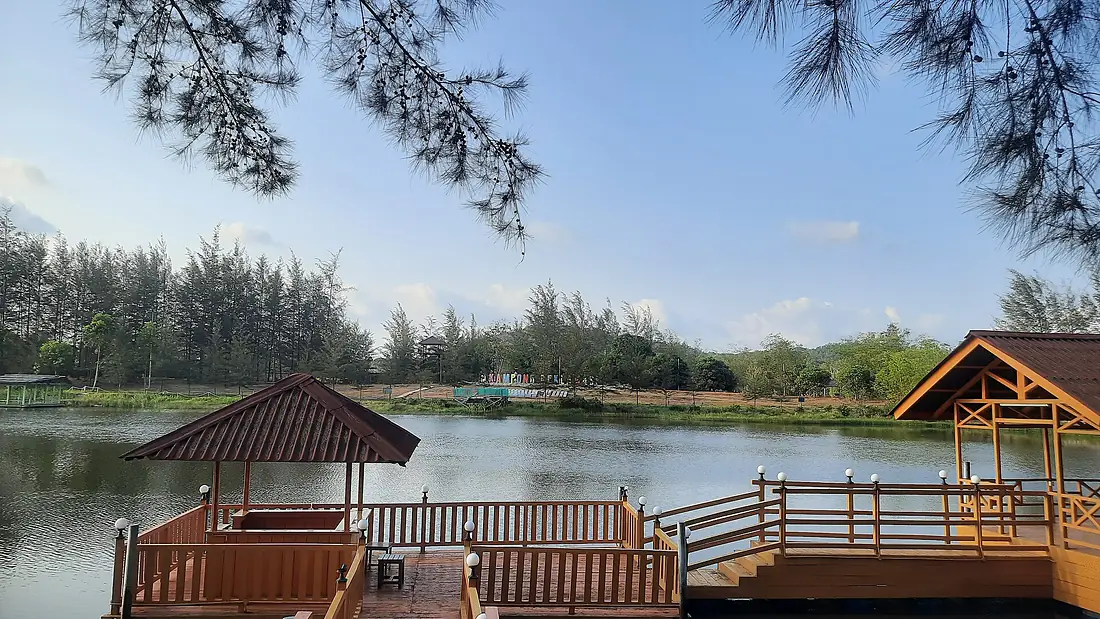 Danau Kampong Reklamasi Belitung Timur