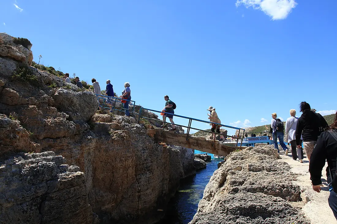 Malta - Ghajnsielem - Comino - Blue Lagoon Harbour 01 ies