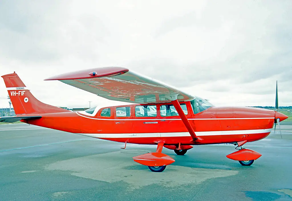 Cessna 207 VH-FIF Flinders MBW 30.01.71 edited-3