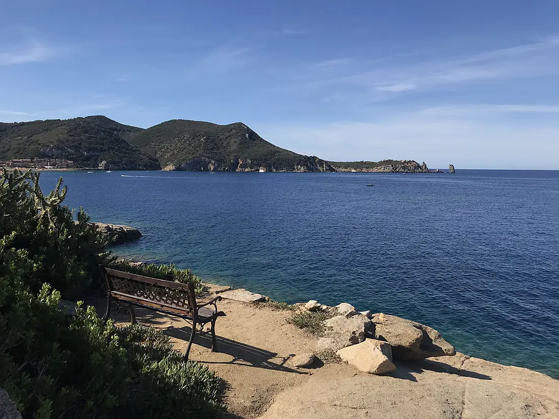 Belvedere on the rocks on Isola del Giglio