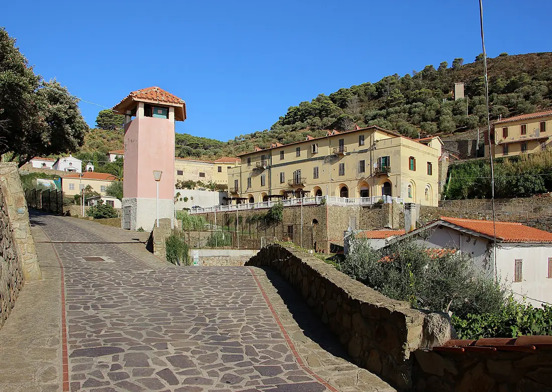 Gorgona, abitato 01
