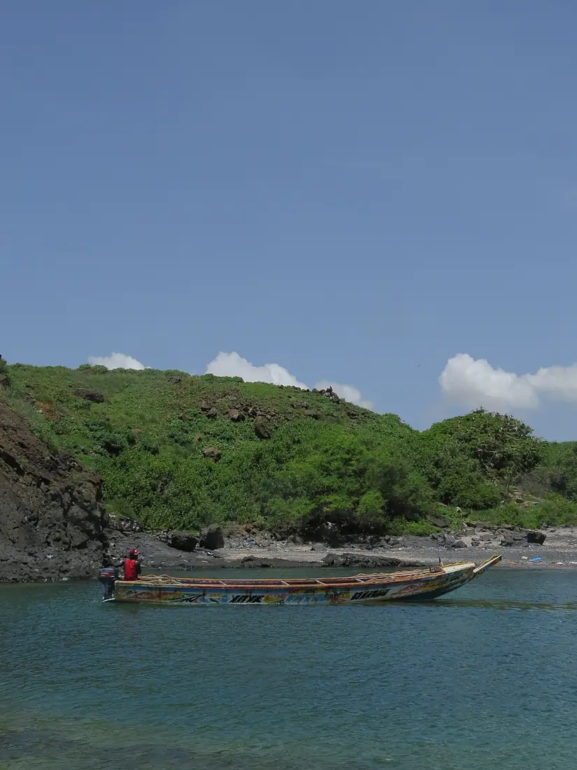 Pirogue dans le bassin de l'Ile de la Madeleine