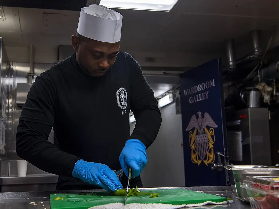 Galley Prepwork On Makin Island (9086604)