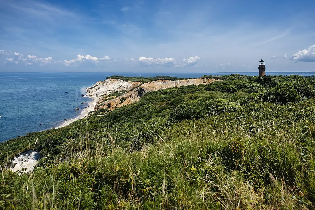 Marthasvineyard-Aquinnah-cliffs-summer