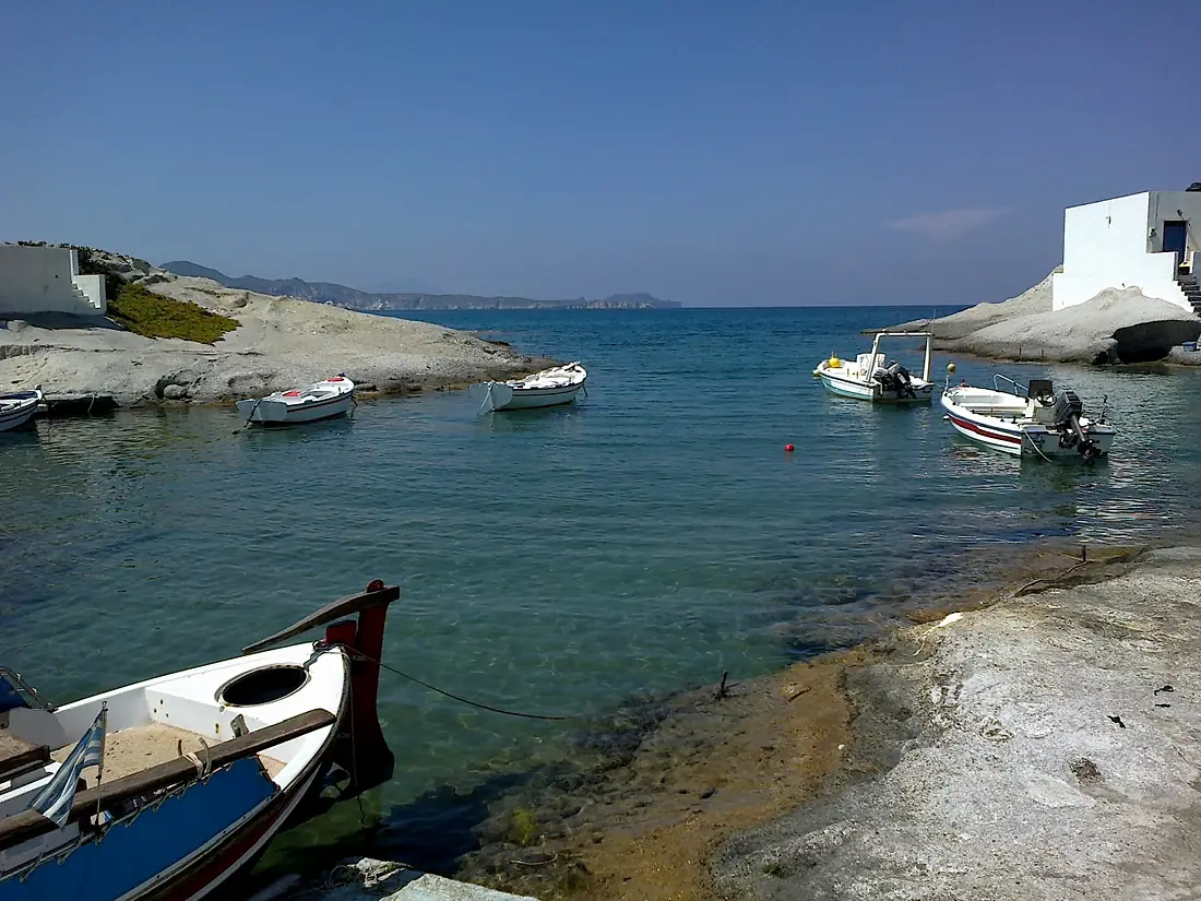 Cyclades Milos Agios Konstandinos Village - panoramio