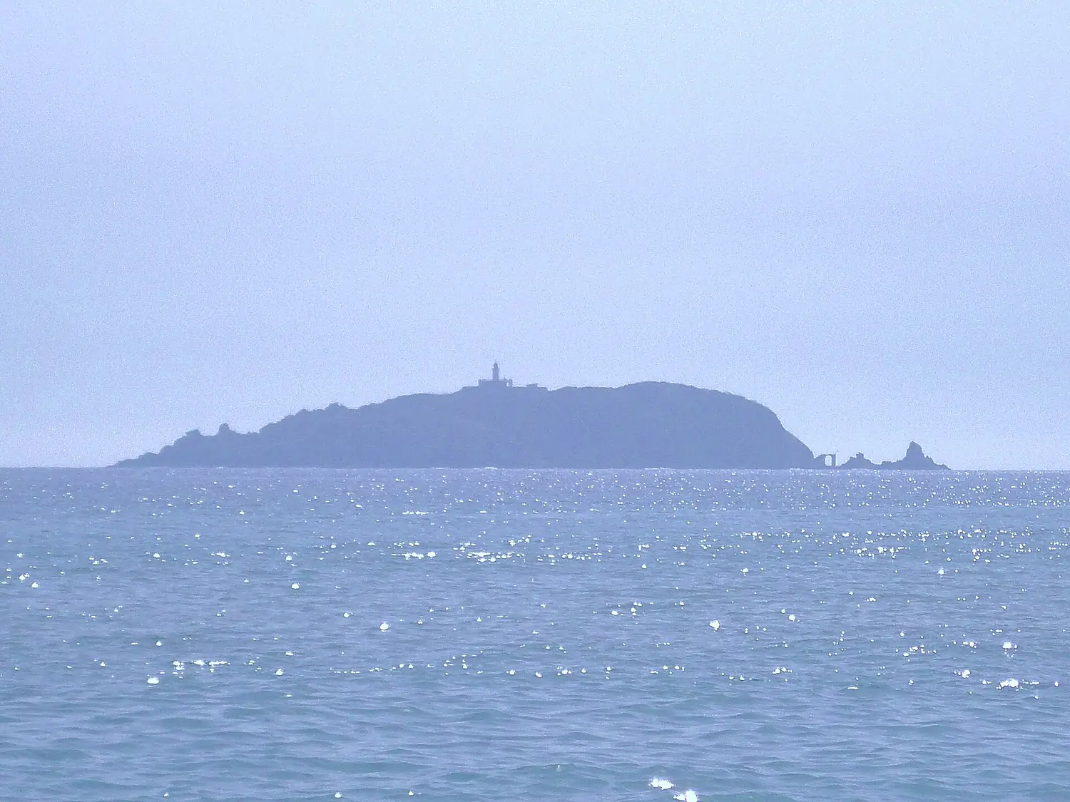 Île Srigina en face de la côte de Skikda-Belle Vue"1"