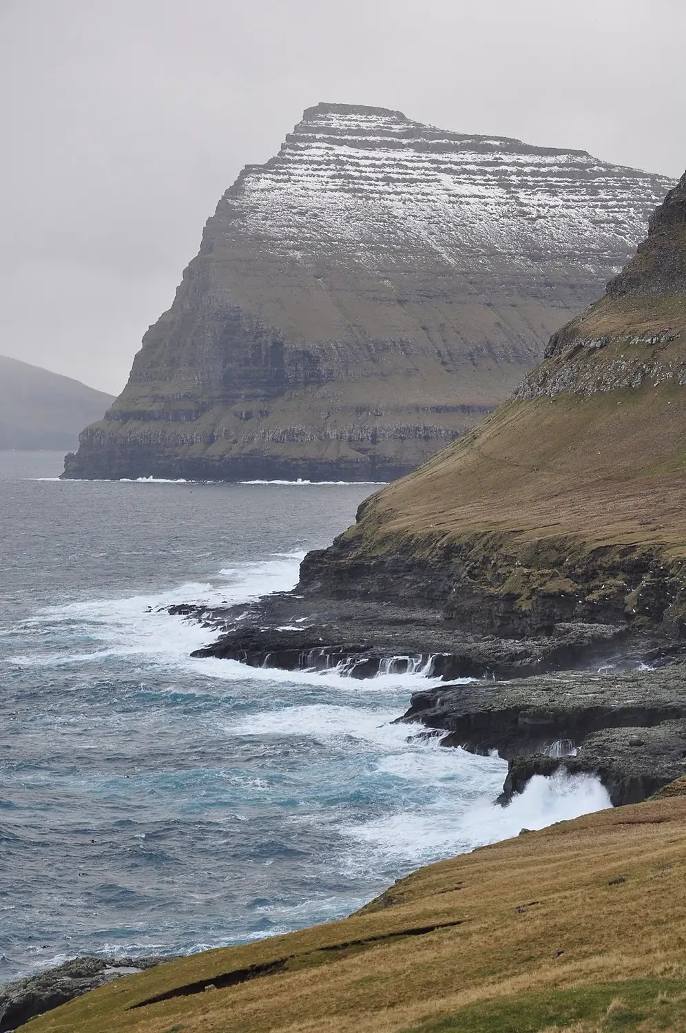 Faroe Islands, Viđoy, eastern shore with Talvborđ, 557 m
